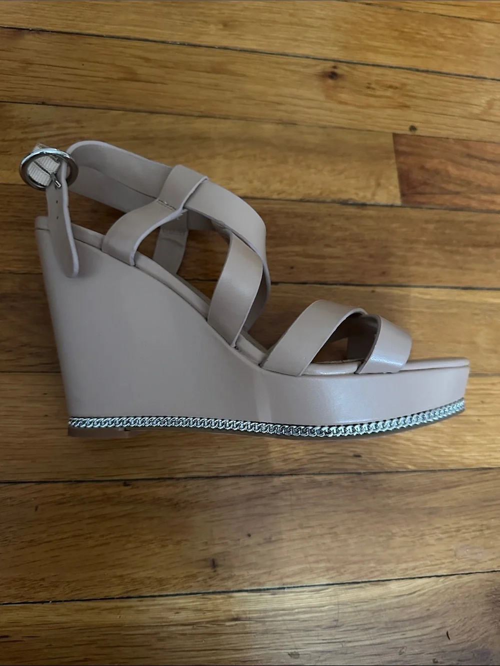 BCBGeneration stylish platform
